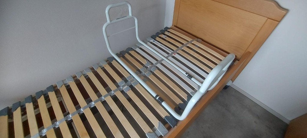 Seniorenbed hoog/laag, elektrisch verstelbaar, 80 x 200 cm, Huis en Inrichting, Slaapkamer | Bedden, Ophalen, Verstelbaar, Eenpersoons