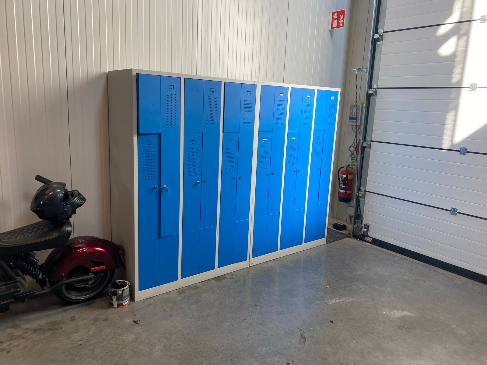Blauwe metalen lockerkasten - Ideaal voor kantoor/sportschoo, Huis en Inrichting, Ophalen of Verzenden, Gebruikt