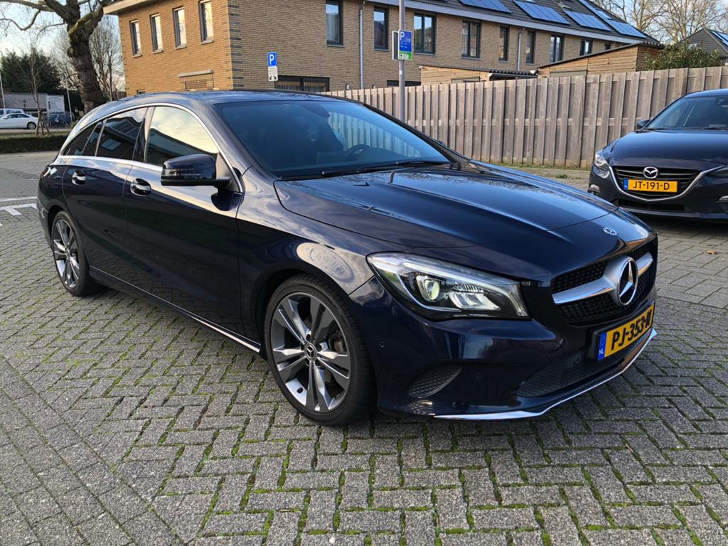 Mercedes Benz CLA 180 D 2017 Blauw Navi NAP, Auto's, Mercedes-Benz, Voorwielaandrijving, CLA, 4 cilinders, Stoelverwarming