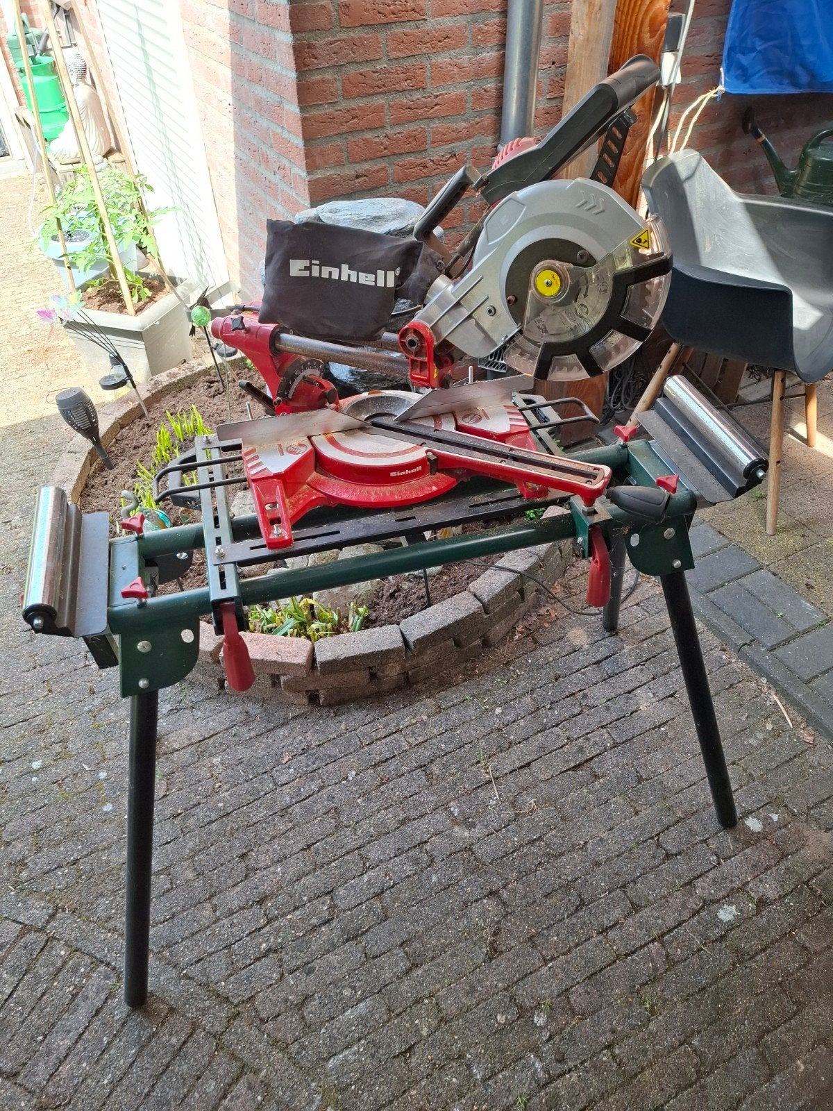 Einhell afkortzaag met snelsluiting op onderstel, Doe-het-zelf en Verbouw, Gereedschap | Zaagmachines, Ophalen, 1200 watt of meer