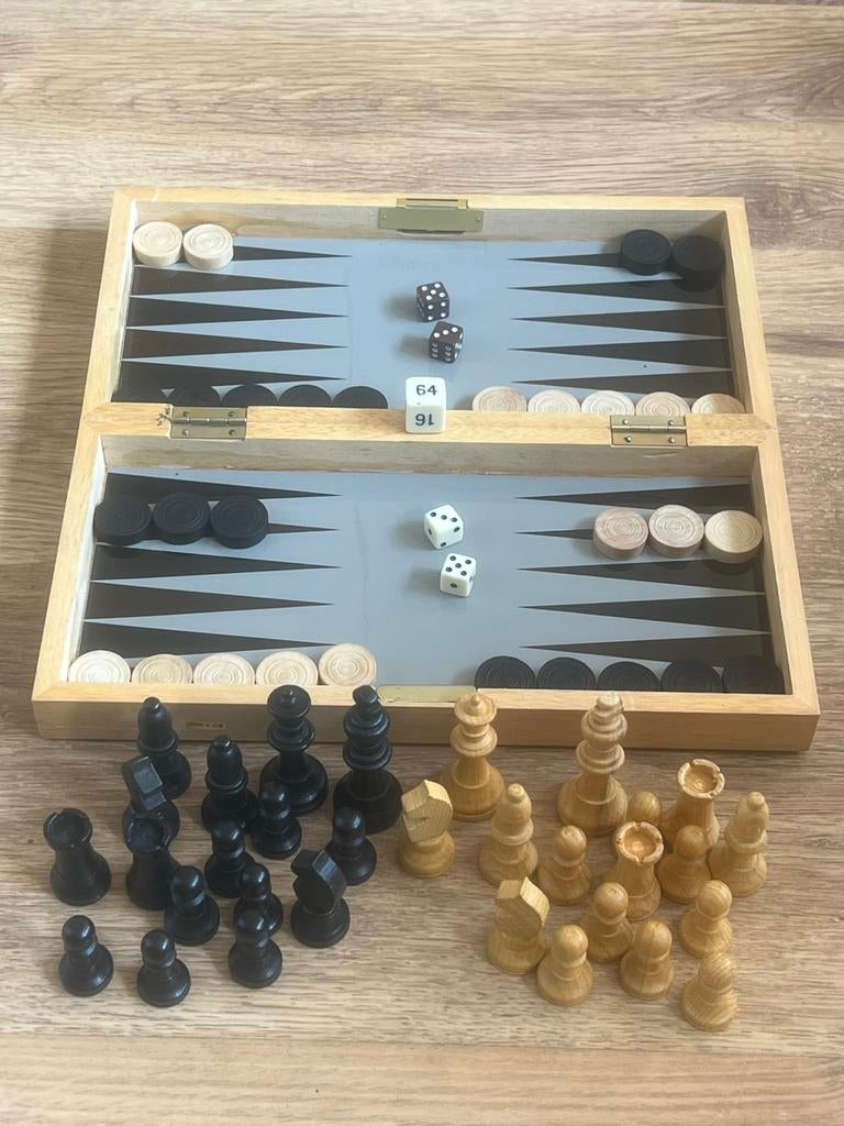 Schaak- en Backgammonspel in houten klapbord, Een of twee spelers, Ophalen of Verzenden, Gebruikt, Reisspel