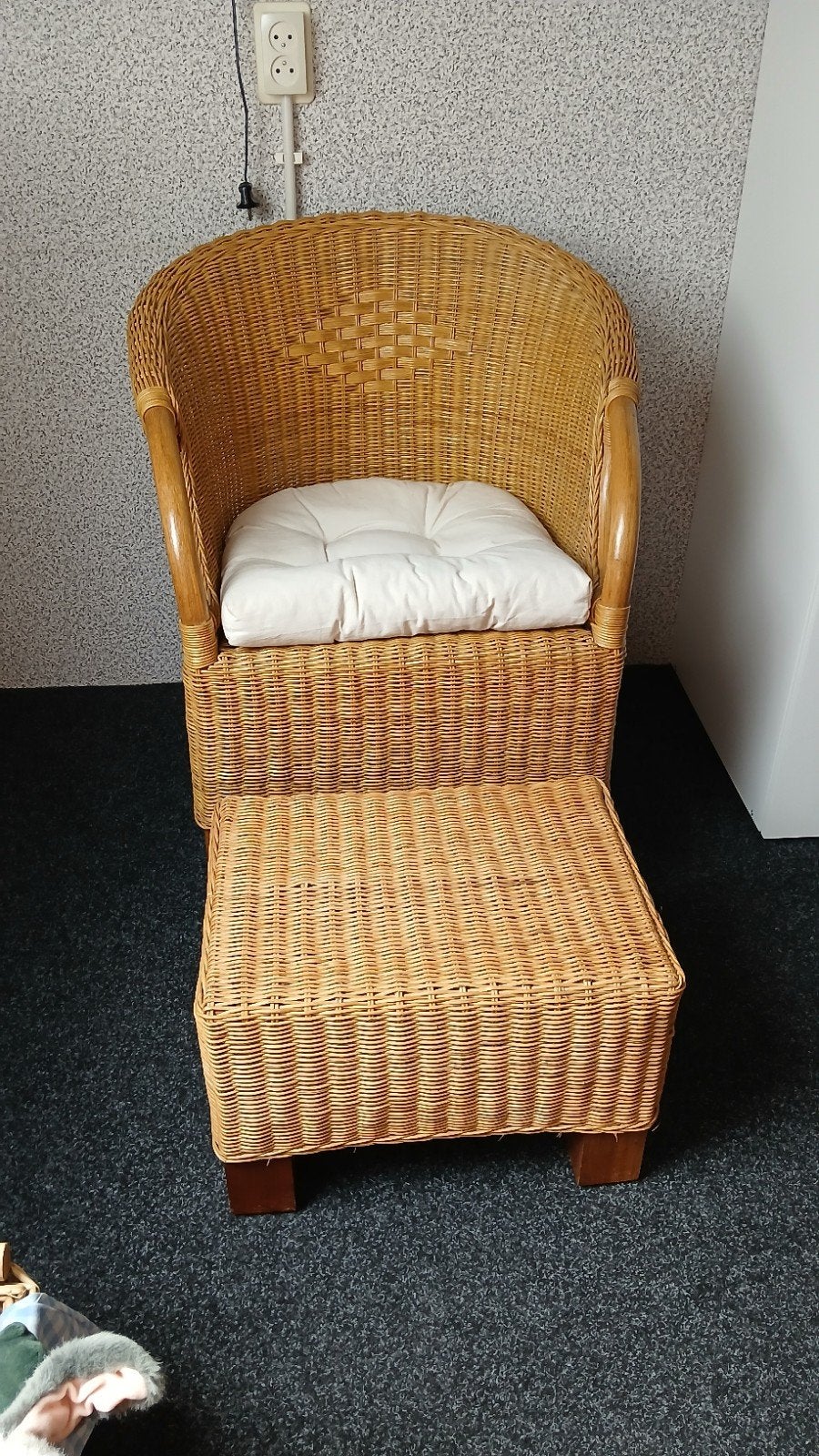 Rotan fauteuil met voetenbankje, Gebruikt, 50 tot 75 cm, Ophalen, Bohemian, Landelijk