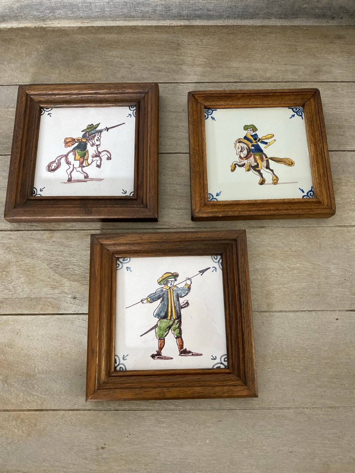 Set van 3 handgeschilderde tegeltableaus, Ophalen