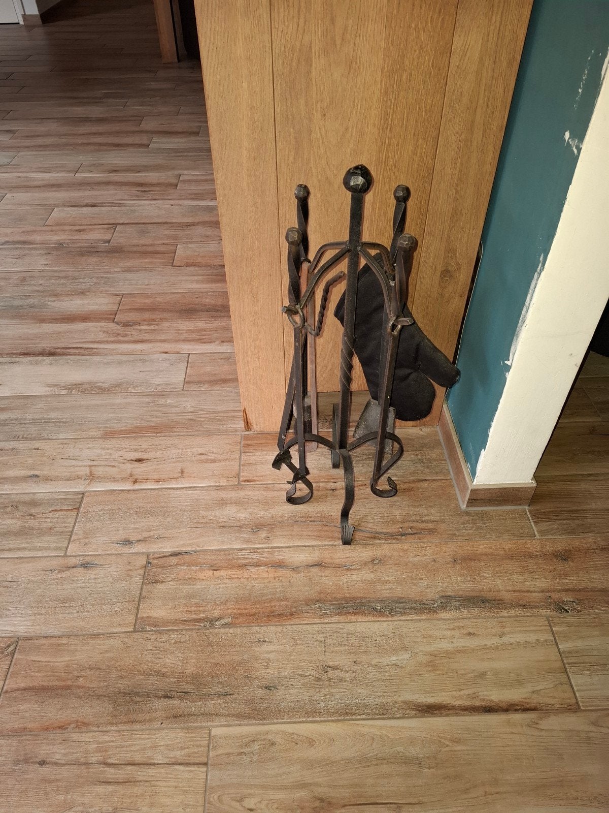 Smeedijzeren haardstel met 4 accessoires, Huis en Inrichting, Ophalen, Gebruikt, Vrijstaande haard, Overige soorten