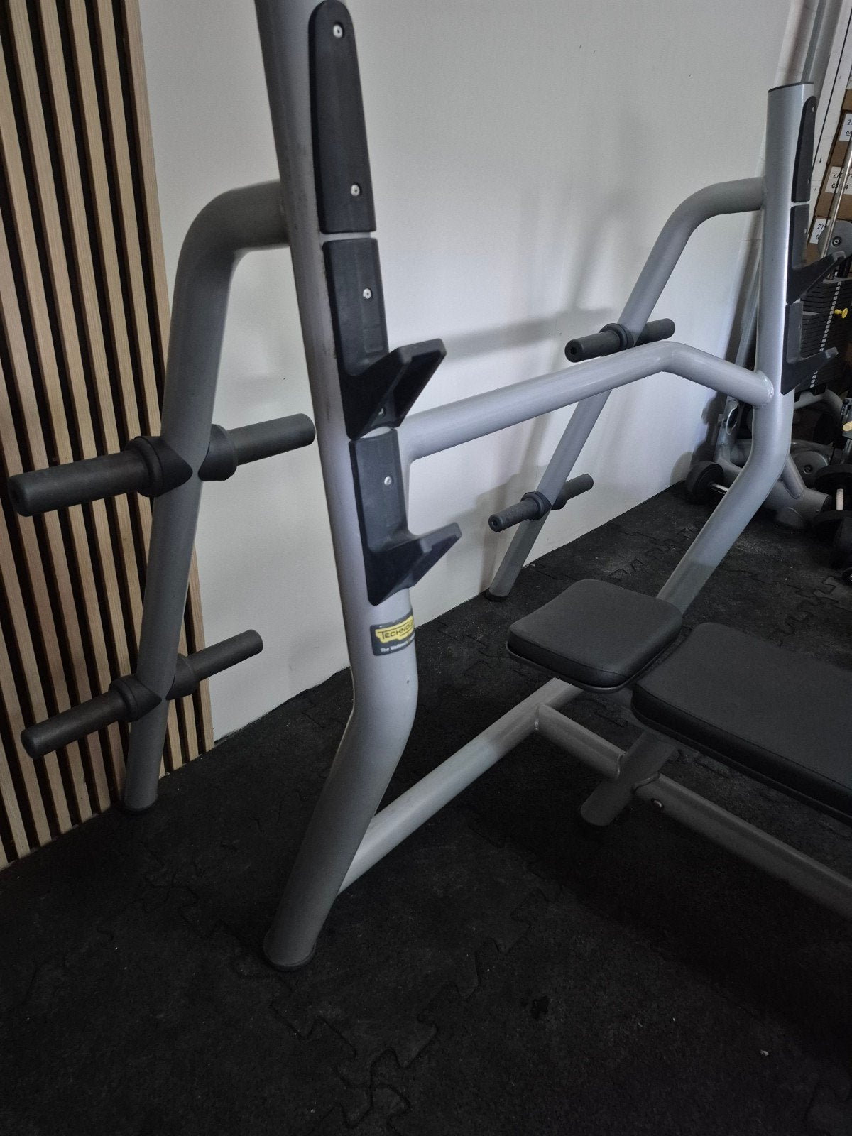 Technogym Bankdrukbank / Technogym Benchpress, Ophalen, Zo goed als nieuw, Fitnessbank