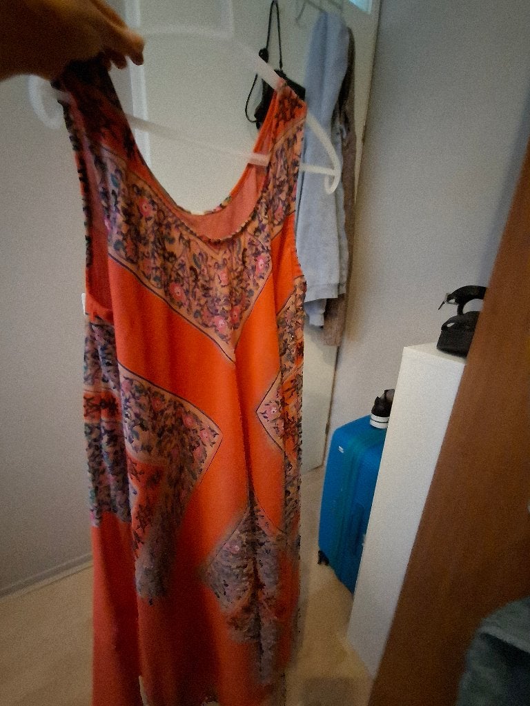 Mooie nieuwe jurken in One Saize, Overige kleuren, Ophalen of Verzenden, Onder de knie, Onbekend