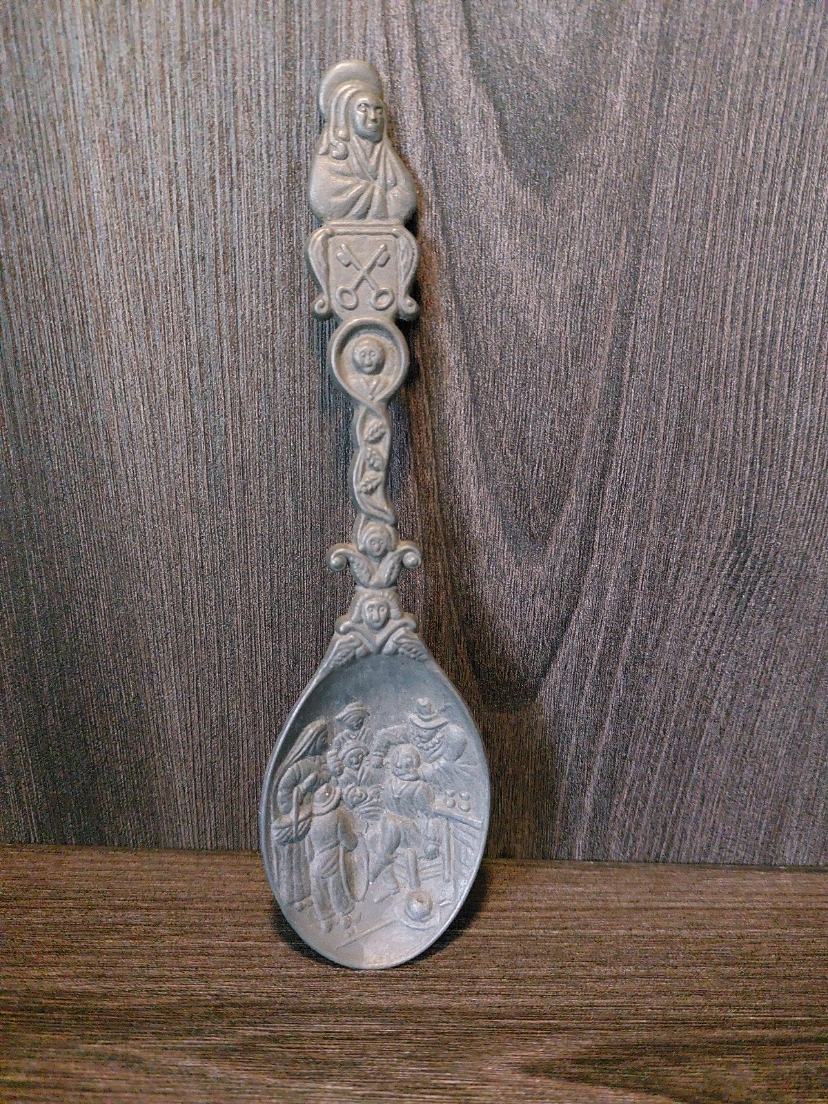 Antieke tinnen lepel met reliëfdecoratie, Antiek en Kunst, Ophalen
