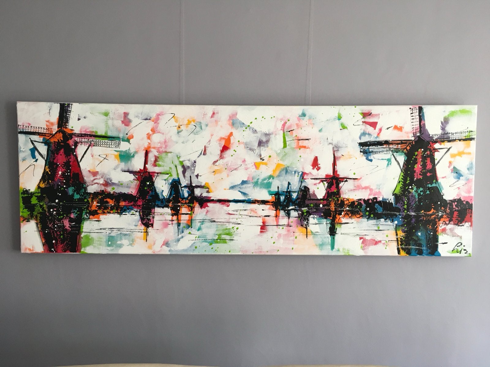 Kleurrijk schilderij met Hollandse molens - Abstract 60x180, Antiek en Kunst, Acrylverf, Gesigneerd, Textiel, Landschap
