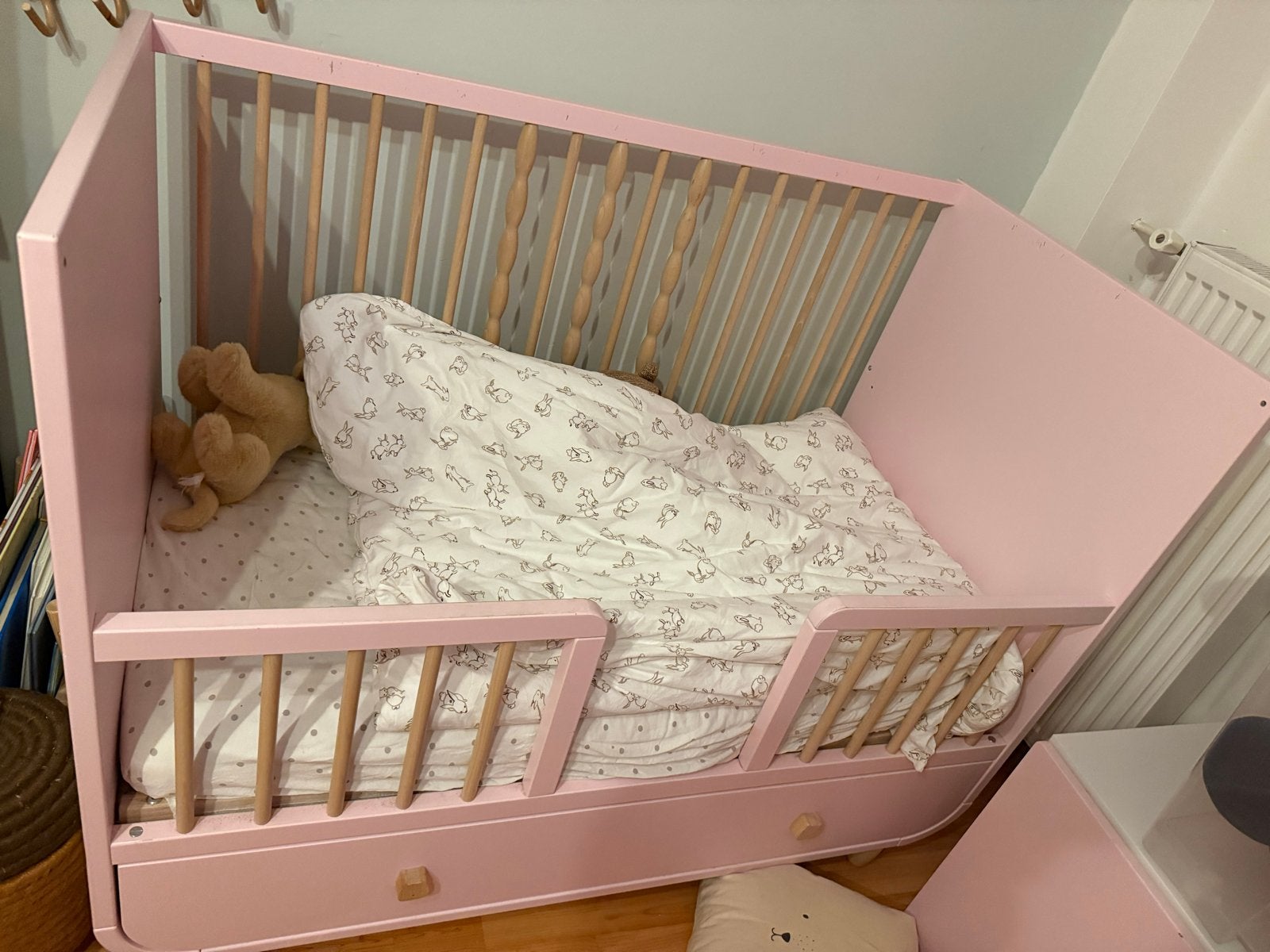 Ikea MYLLRA Ledikant Roze met Lade incl matras, Kinderen en Baby's, Ophalen, Gebruikt, Ledikant