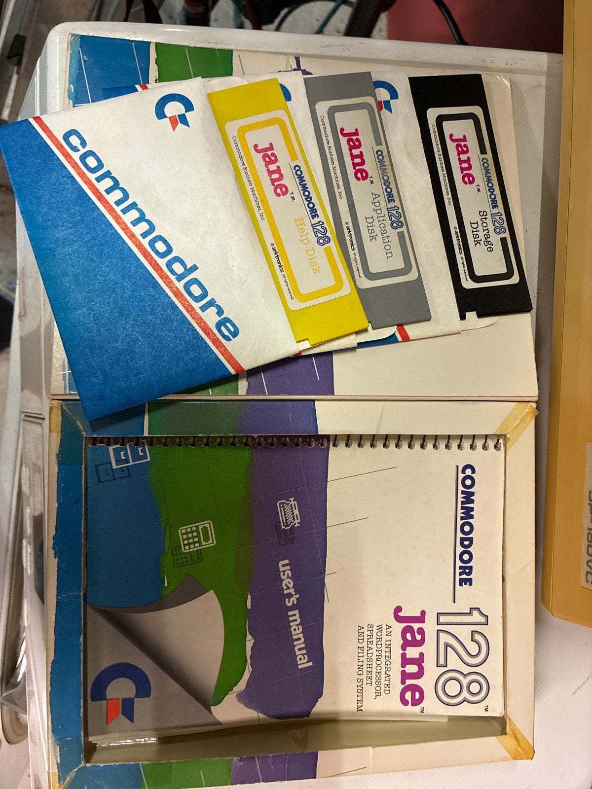 Commodore 128 Jane Software met Handleiding en Disks, Ophalen of Verzenden