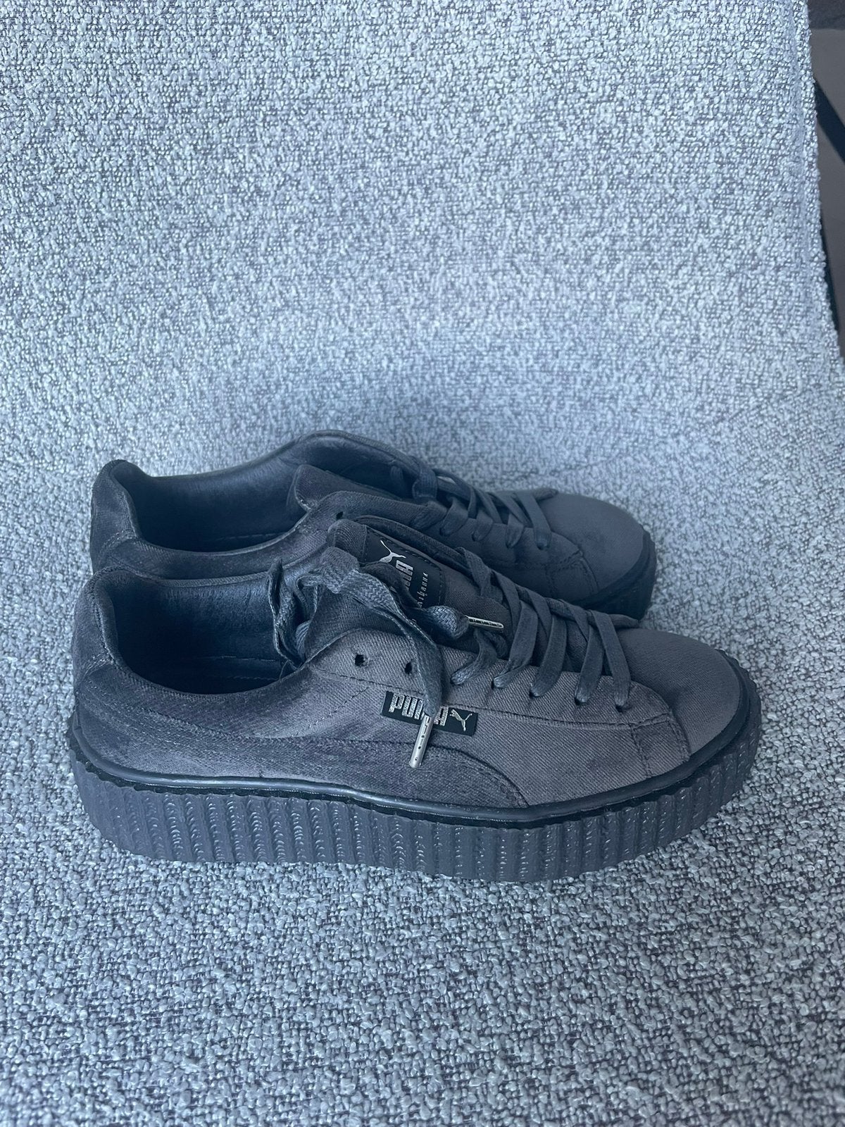 Sneakers, Fenty Puma by Rihanna, Creeper Velvet, 36, Nieuw, Nieuw, Ophalen of Verzenden, Sneakers of Gympen, Grijs