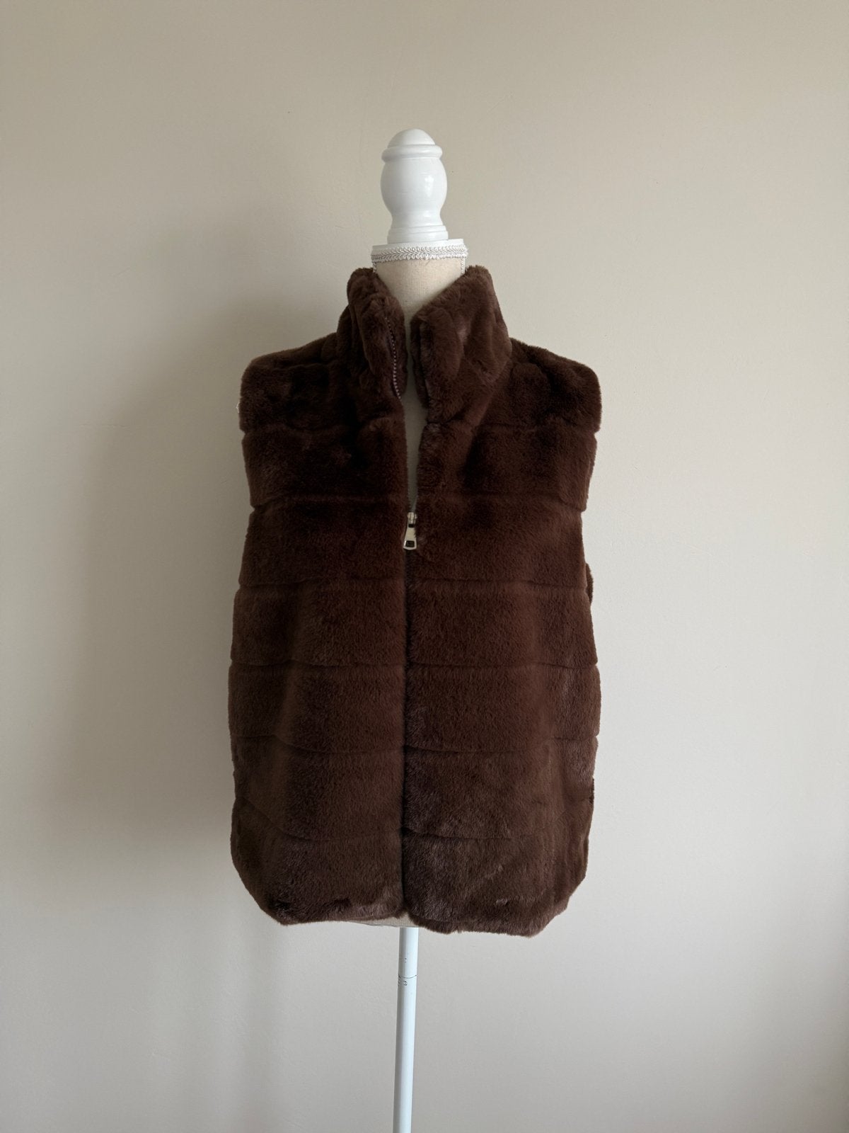 Bruin Faux Fur Gilet, Kleding | Dames, Ophalen of Verzenden, Zo goed als nieuw, Maat 38/40 (M), Bruin