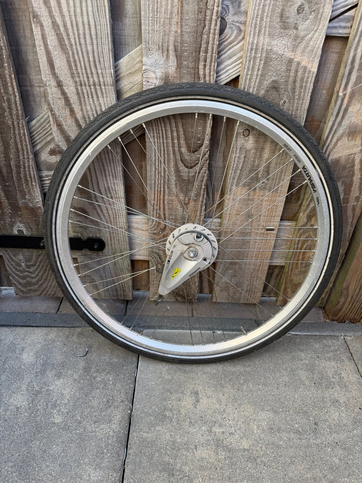 28 inch Voorwiel met Shimano Naafdynamo, Fietsen en Brommers, Fietsonderdelen, Ophalen of Verzenden, Gebruikt, Elektrische fiets