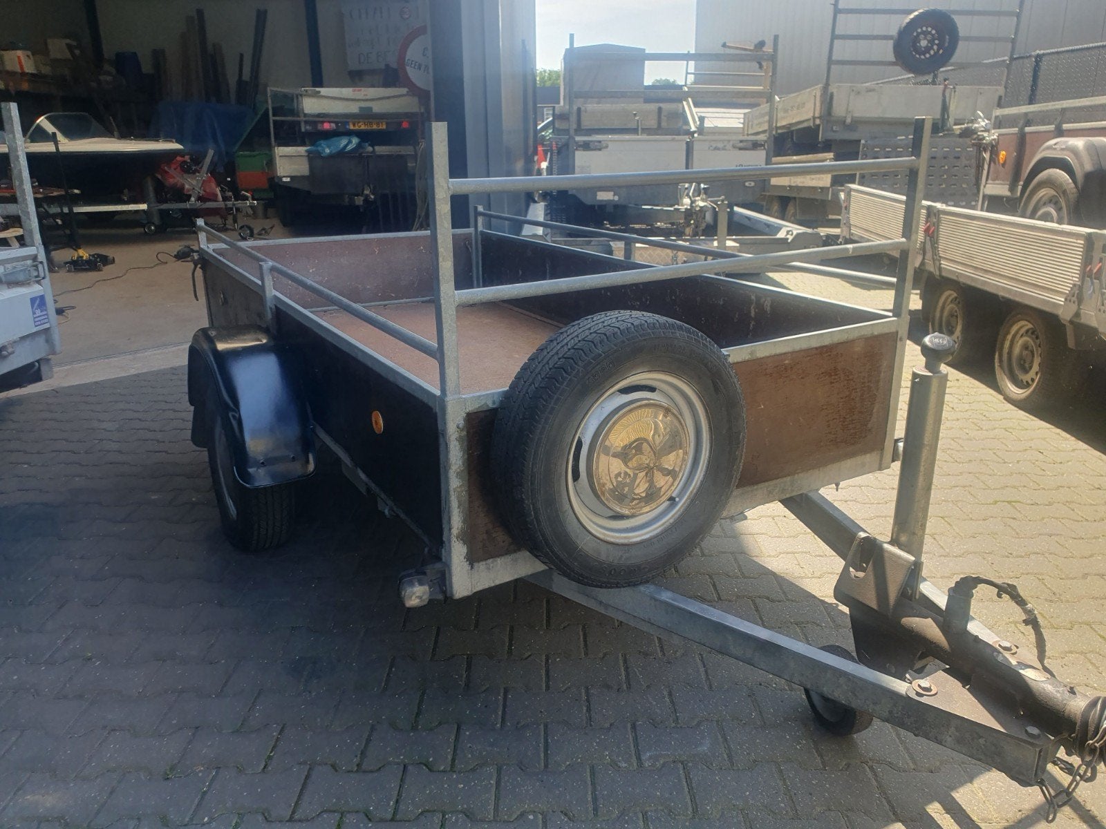 Hapert enkelas 750kg Ongeremd 256x135 Nu 699 euro, Ophalen of Verzenden, Nieuw