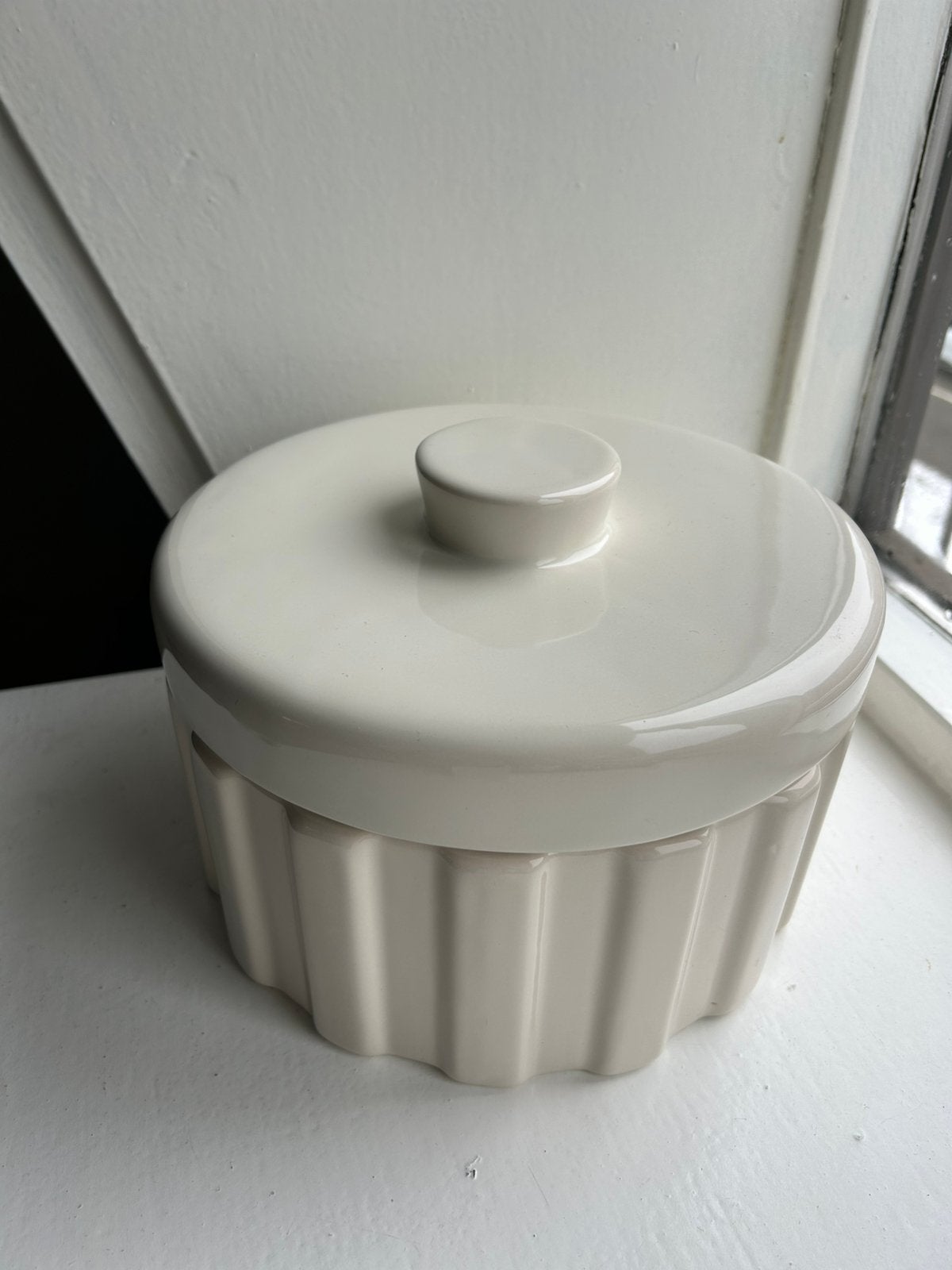 Riviera maison clay ribbed storage jar wide voorraadpot, Ophalen of Verzenden, Zo goed als nieuw, Glas, Pot, Bus of Blik