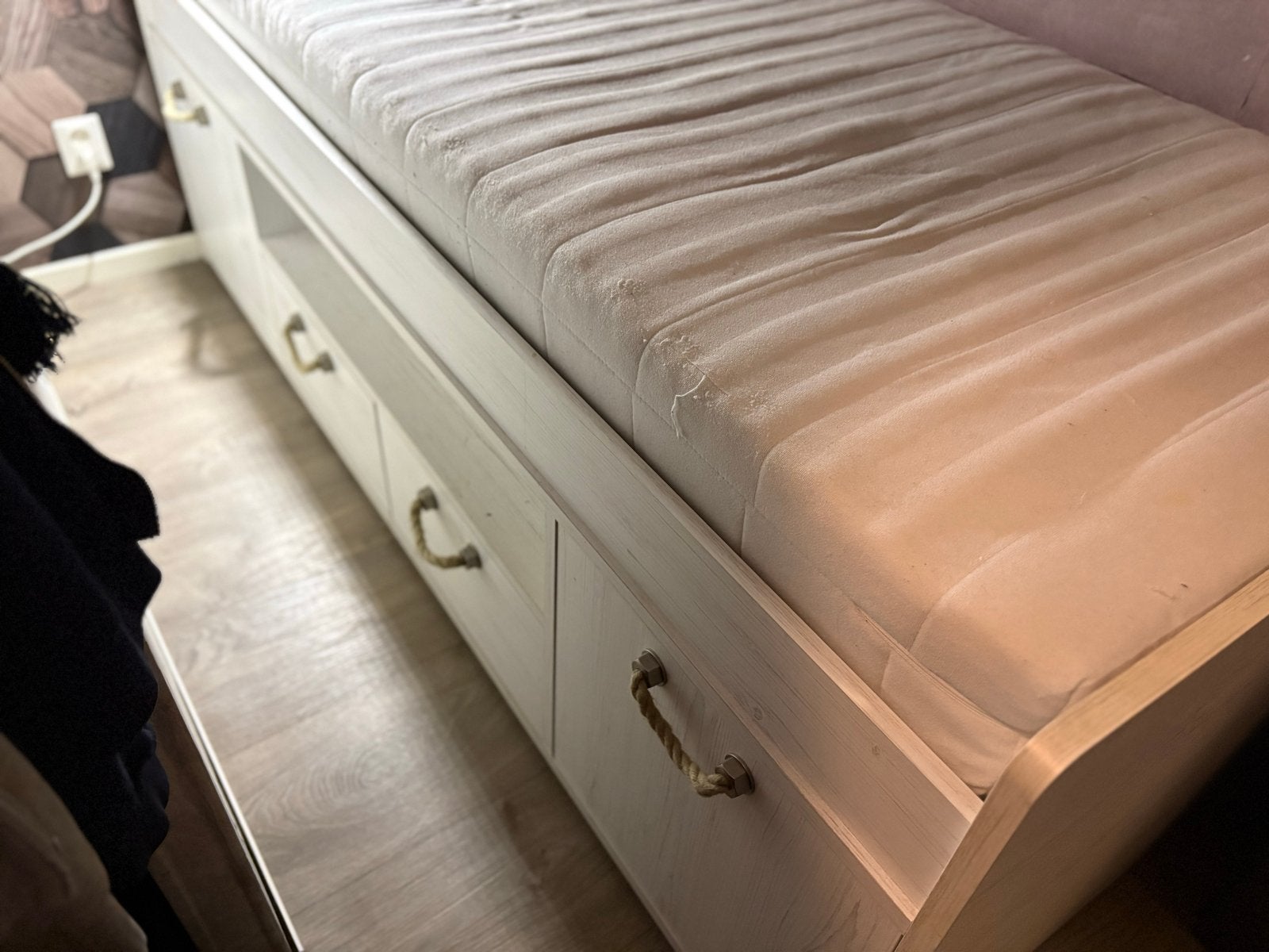 Eenpersoonsbed met opbergruimte en kleine beschadiging, Huis en Inrichting, Slaapkamer | Bedden, Ophalen, Gebruikt, 90 cm, Eenpersoons