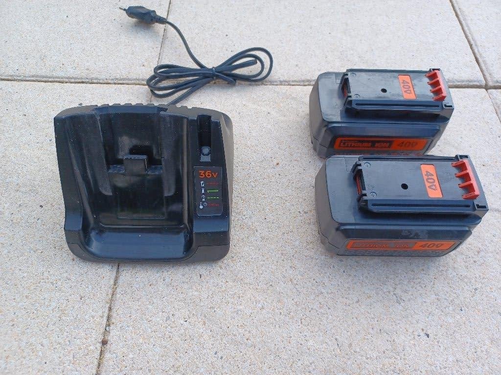 black en decker oplader 36 volt met 2 x 40 volt accu, Ophalen, Zo goed als nieuw, Minder dan 400 watt, Boor- en Schroefmachine