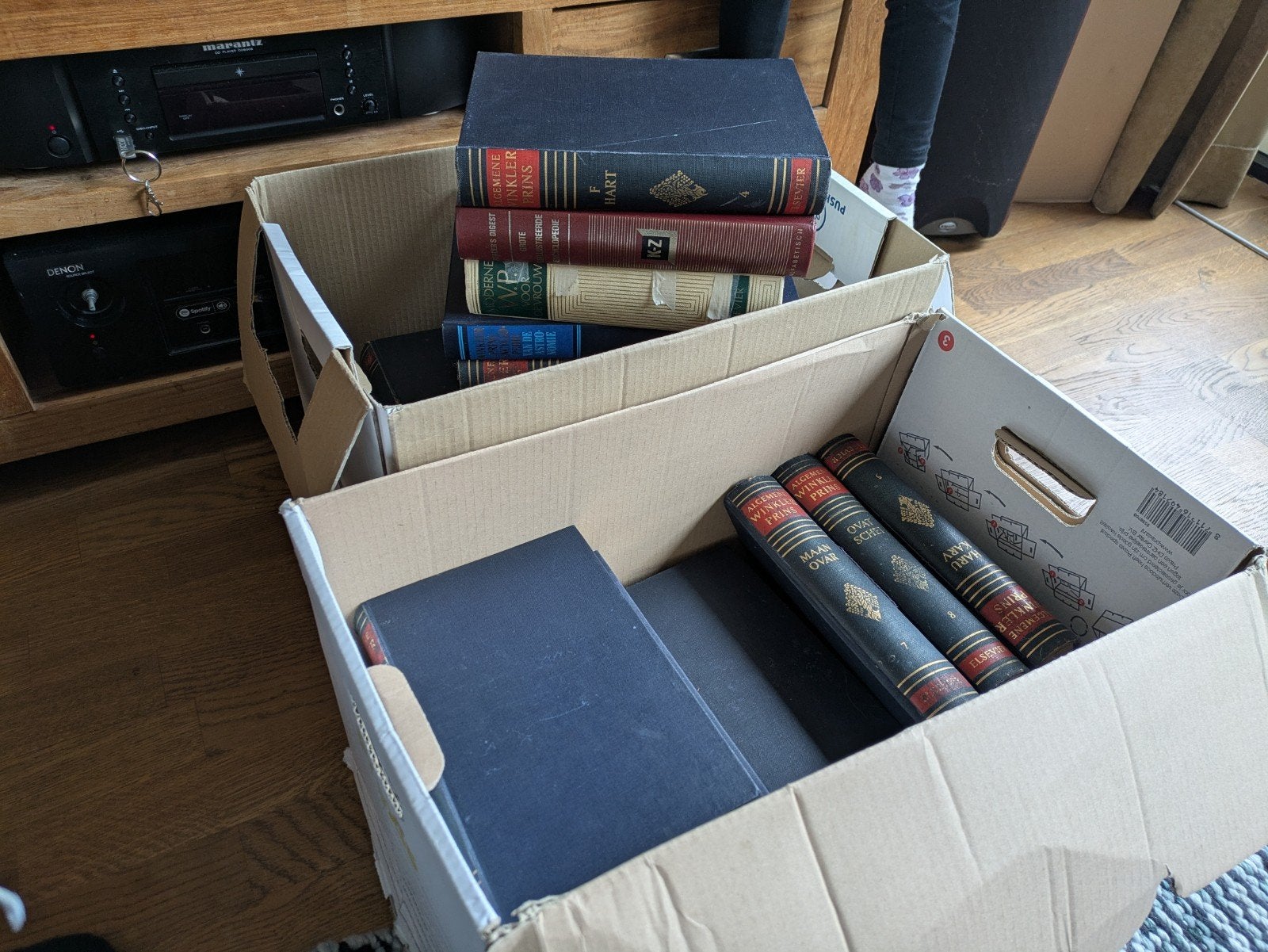2 verhuisdozen vol oude encyclopedieën - GRATIS af te halen, Ophalen, Gelezen, Algemeen, Complete serie