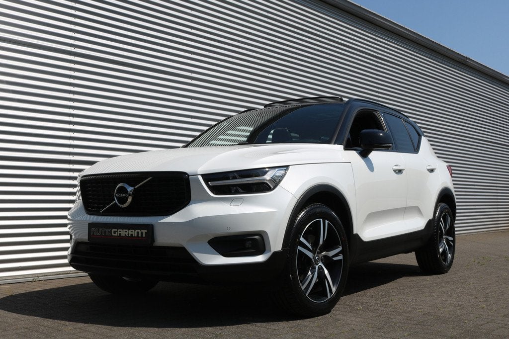 Volvo XC40 2.0 T5 AWD R-Design 248PK (Panoramadak Sportleder, Automaat, 12 maanden, Gebruikt, 4 cilinders