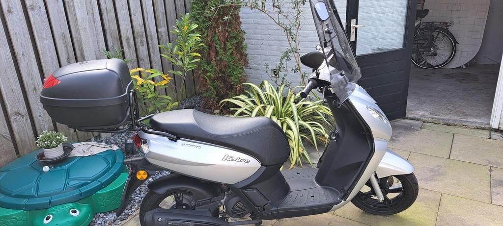 Mooie Peugeot kisbee scooter  25 km, Fietsen en Brommers, Scooters | Overige merken, Ophalen, Zo goed als nieuw, Benzine