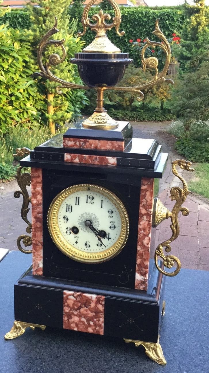 Oude Franse pendule met warme kleuren marmer, Antiek en Kunst, Antiek | Klokken, Ophalen