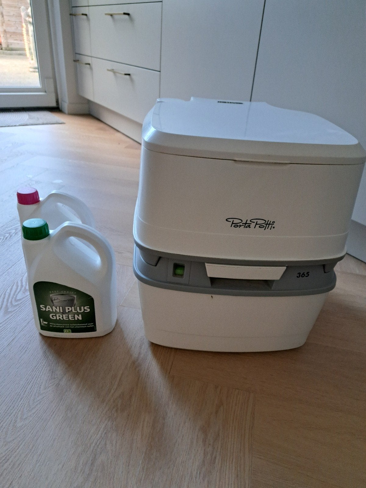 Porta Potti 365 chemisch toilet met vloeistoffen, Ophalen, Zo goed als nieuw