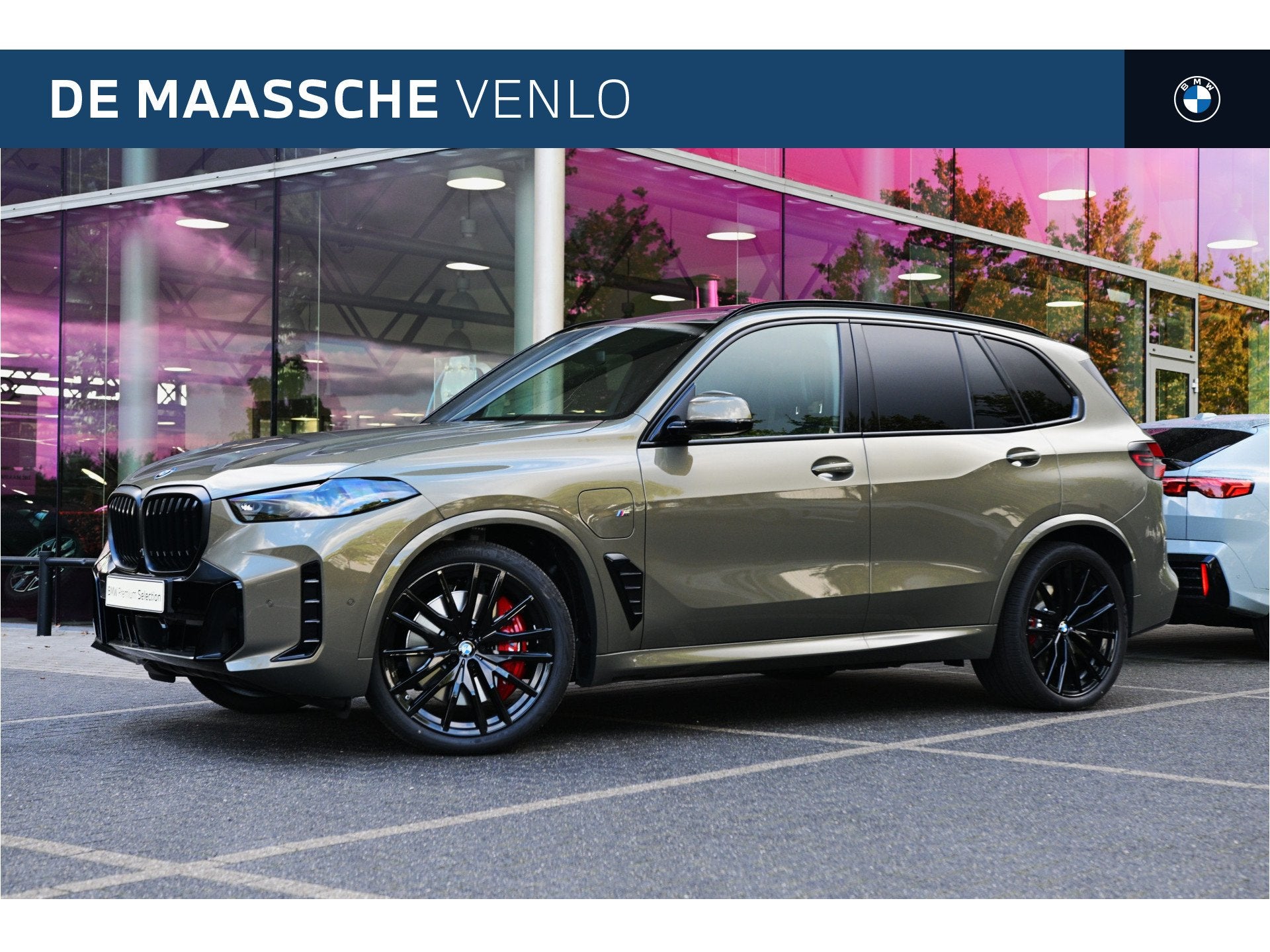BMW X5 xDrive50e M Sport Automaat / Panoramadak Sky Lounge /