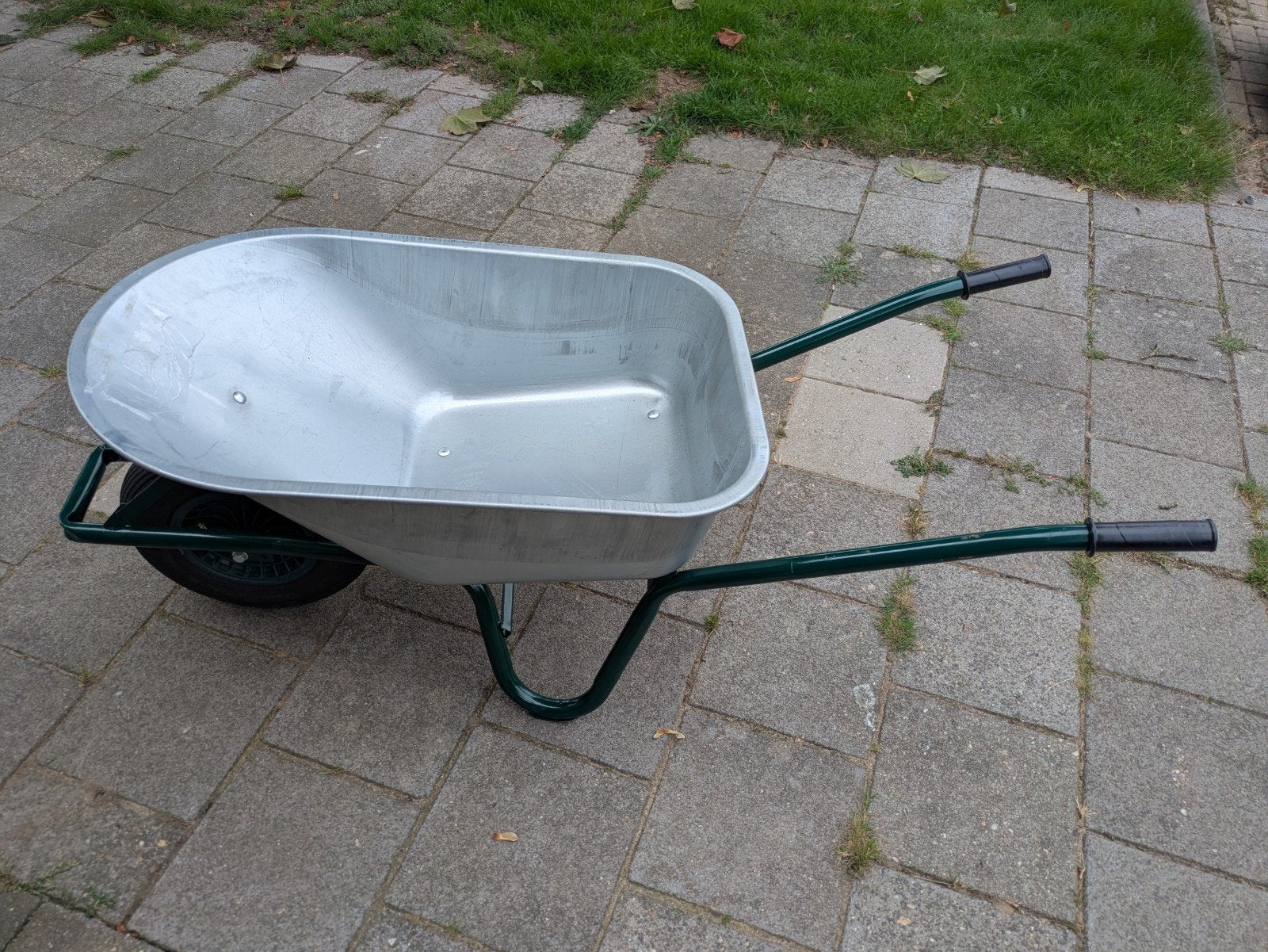Kruiwagen 85L verzinkte bak, Ophalen, Zo goed als nieuw, Handmatig, Eenwielig