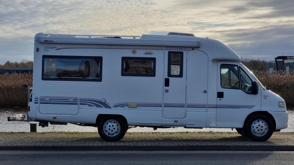Rapido Le Randonneur 772 F, Caravans en Kamperen, Ringverwarming, Tot en met 2, Bedrijf, Half-integraal