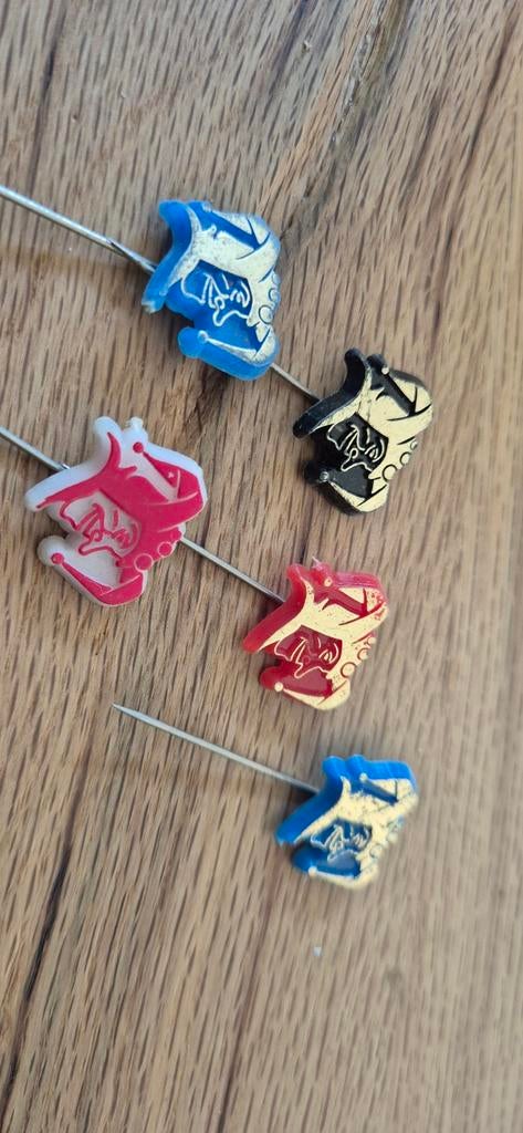 5 speldjes Carnaval Narrekop, Ophalen of Verzenden, Overige onderwerpen