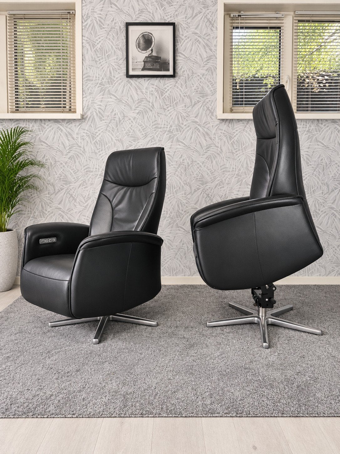 2x De Toekomst leren sta op stoelen relax fauteuils op accu, 75 tot 100 cm, Ophalen of Verzenden, Zo goed als nieuw, Onbekend