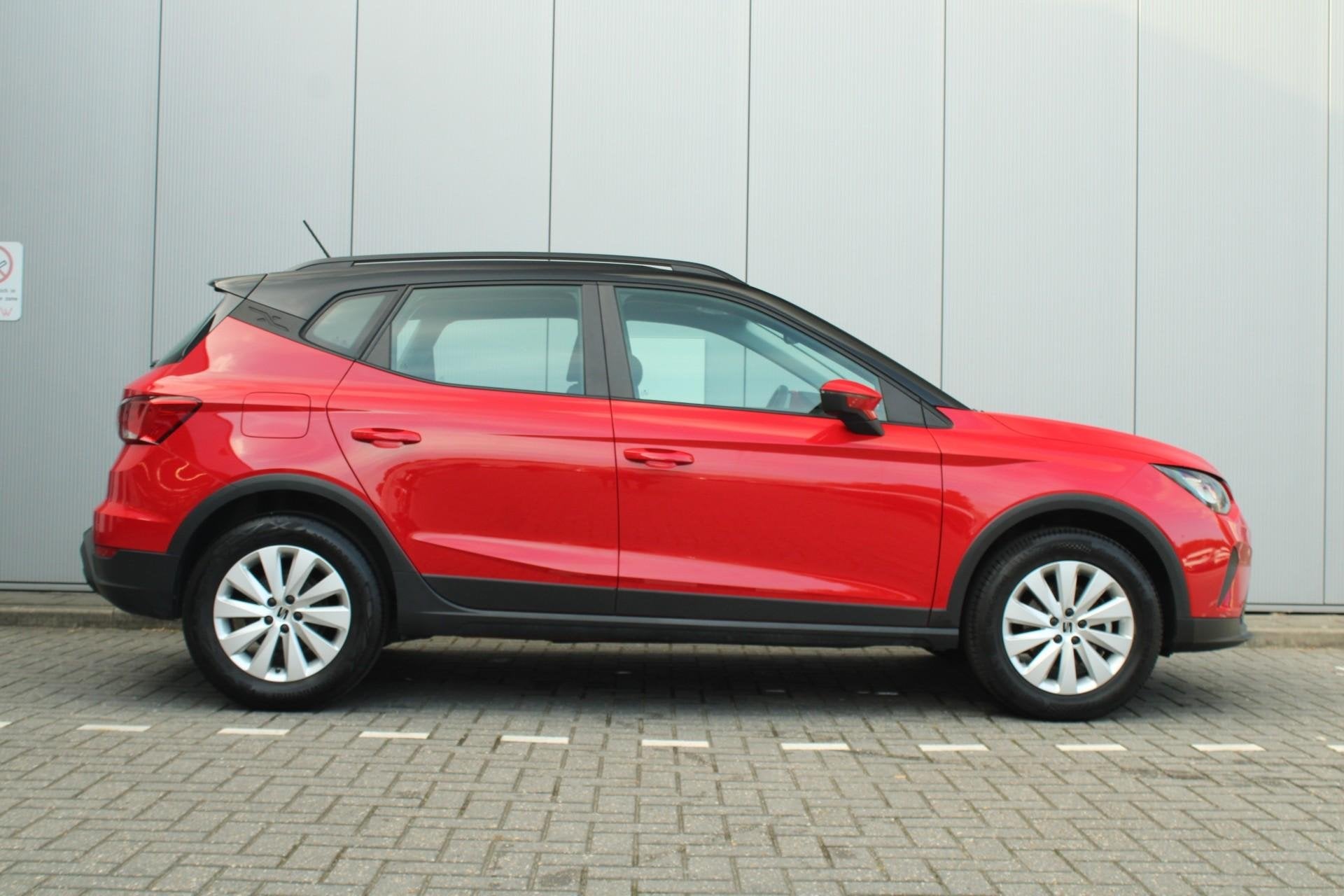 SEAT Arona 1.0 EcoTSI 95pk Style | DAB | Apple CarPlay/ Andr, Voorwielaandrijving, 12 maanden, Stof, Gebruikt