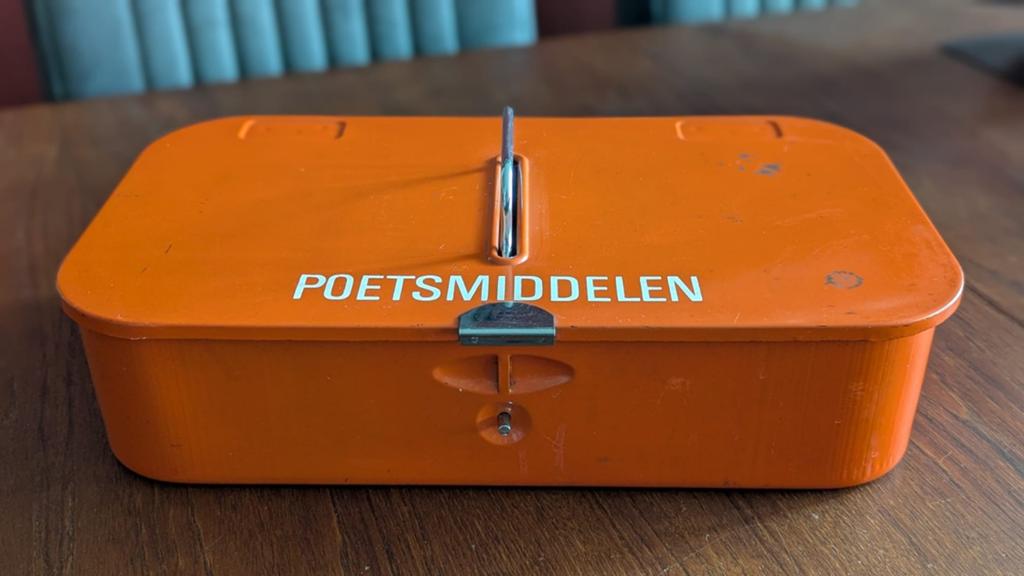 Vinatge kist box voor schoenpoets spullen, Ophalen