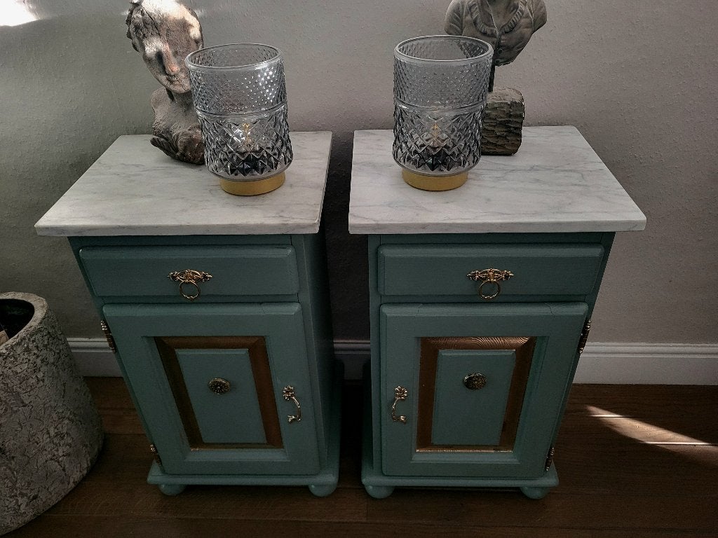 2 bijzondere nachtkastjes met marmeren blad  antique green, Huis en Inrichting, Ophalen, Minder dan 45 cm, Nieuw, 55 tot 70 cm