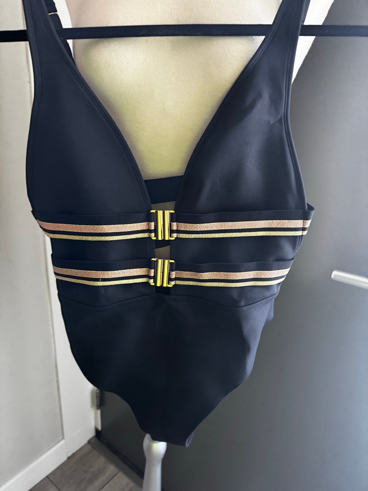 Nieuw River Island badpak met gouden details, Ophalen of Verzenden, Nieuw, Zwart, Badpak