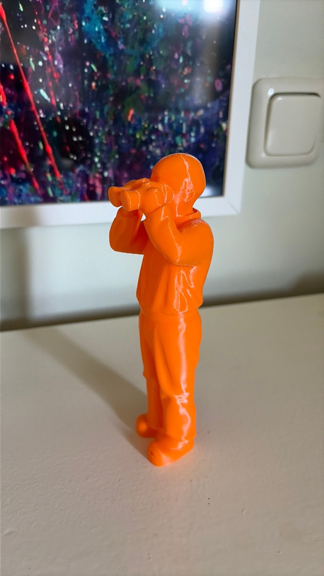 The looker, Ophalen of Verzenden, Beeld, Oranje, Kunststof