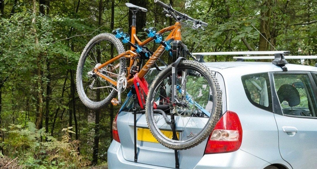 B'Twin 300 Achterklep Fietsendrager voor 3 Fietsen, 3 fietsen of meer, Gebruikt, Brede banden, Achterklepdrager