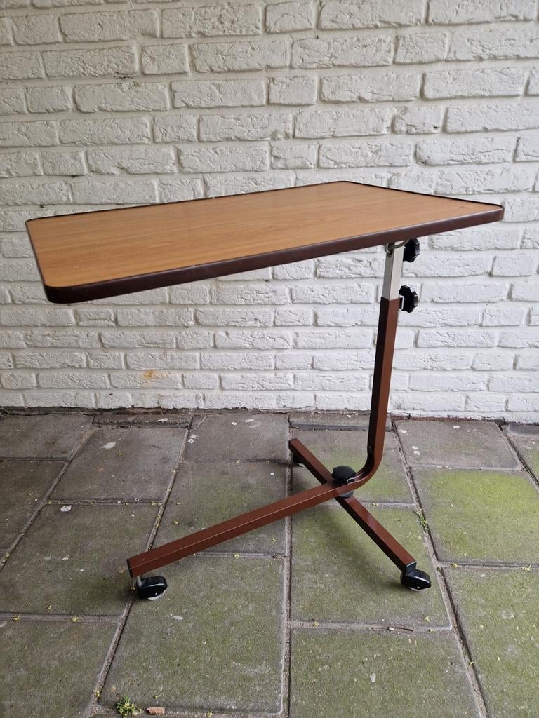 Vintage side table in the style of Caruelle, Embru, 60’s, Ophalen of Verzenden, Zo goed als nieuw