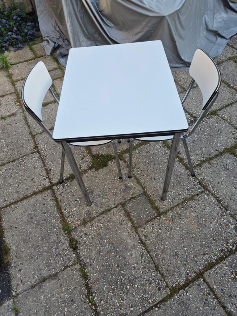 Formica tafel met 2 stoelen en 3 krukjes(zie foto's), Ophalen, Gebruikt, Rechthoekig, 50 tot 100 cm