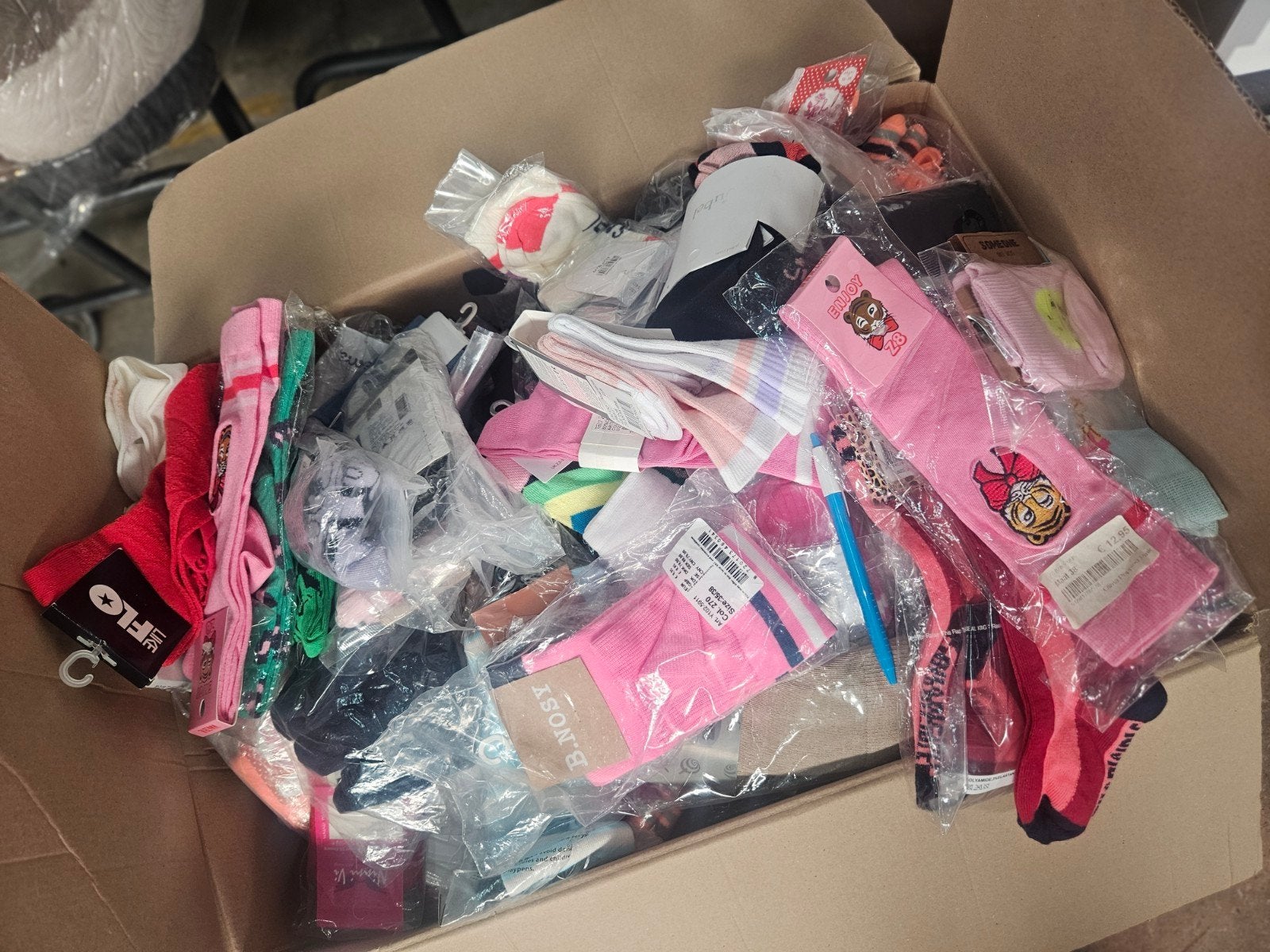 Partij sokken/maillots ewers/Z8/ bnosy/ happy socks 400 stuk, Ophalen of Verzenden, Nieuw, One size