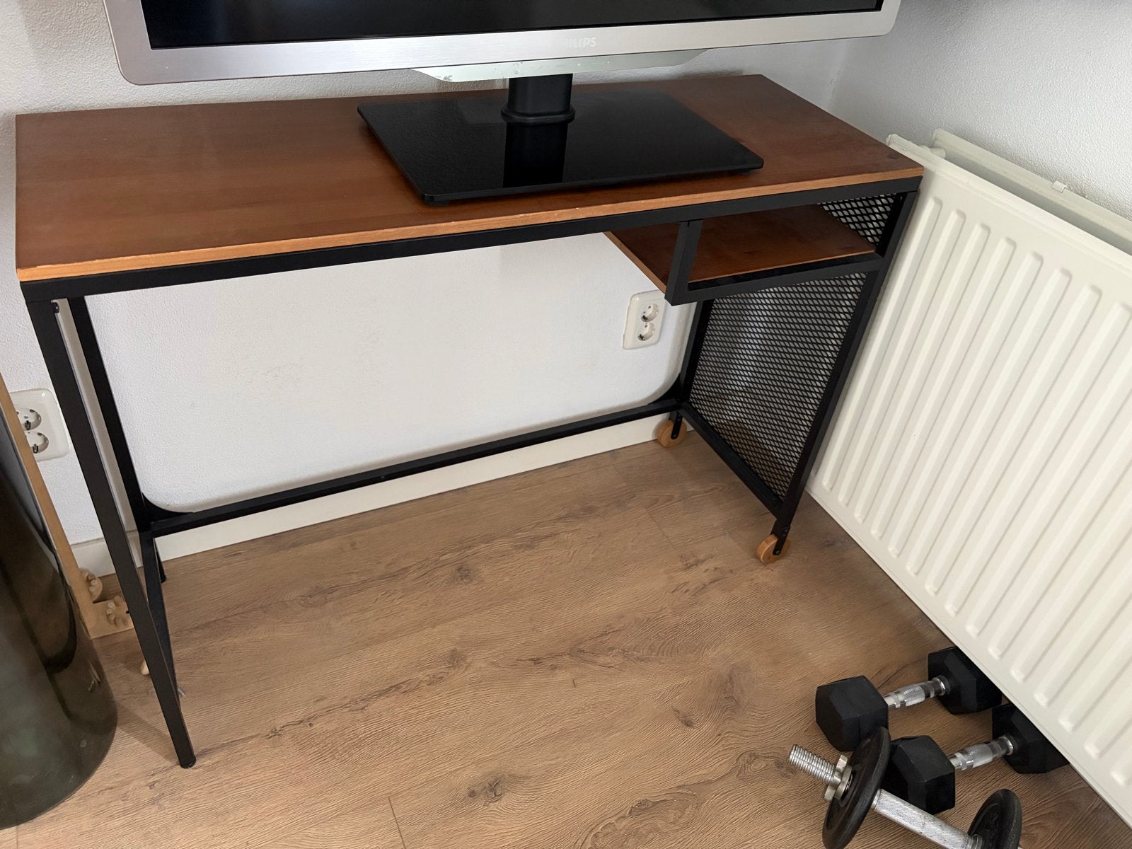 IKEA Fjällbo laptoptafel / sidetable - Zo goed als nieuw, Ophalen, Hout, Zo goed als nieuw, Industrieel