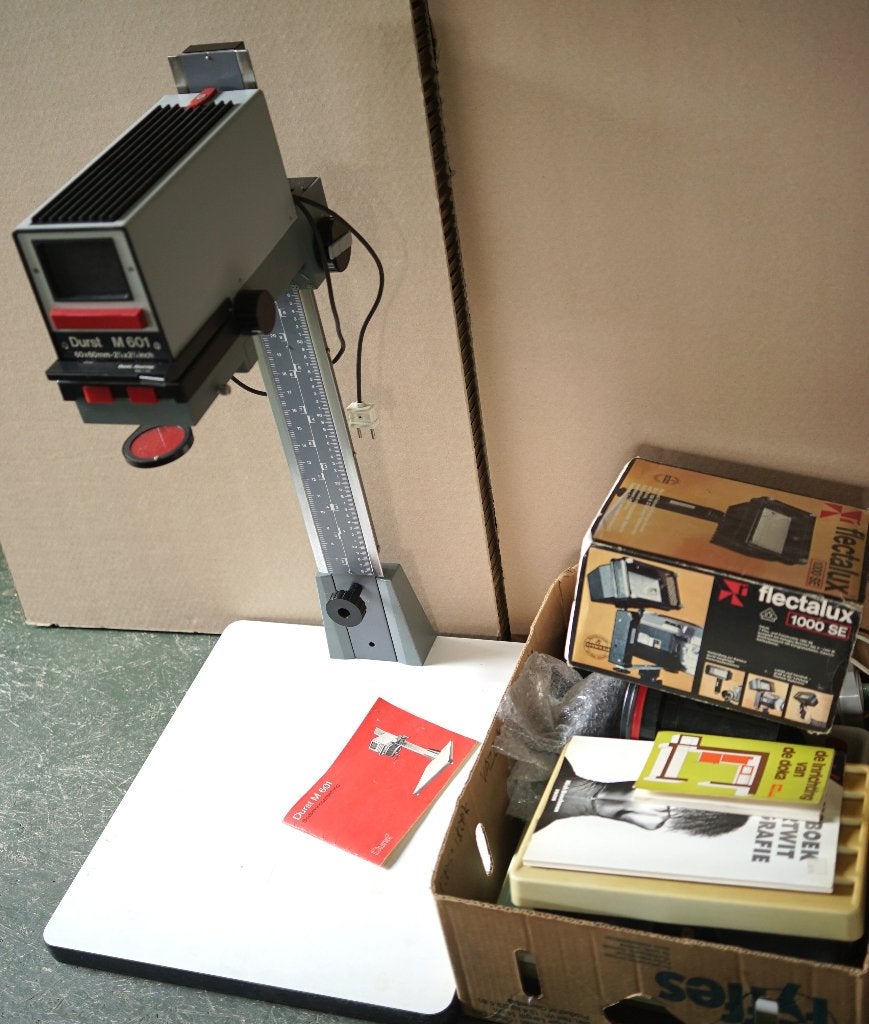 Analoge Durst M 601 zwart-wit doka vergroter met toebehoren, Audio, Tv en Foto, Fotografie | Doka Toebehoren, Gebruikt, Complete dokaset