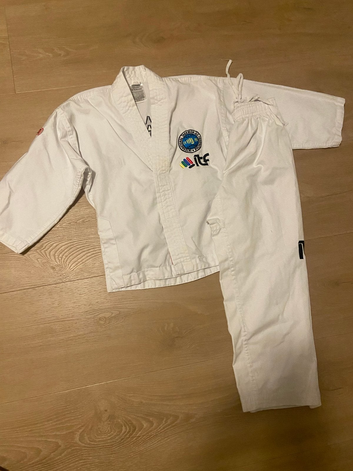 Taekwondo pak Topten maat 130, Taekwondo, Maat XS of kleiner, Vechtsportpak, Ophalen of Verzenden