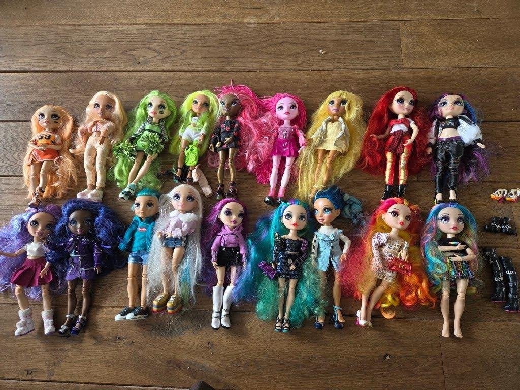 18 rainbow high poppen