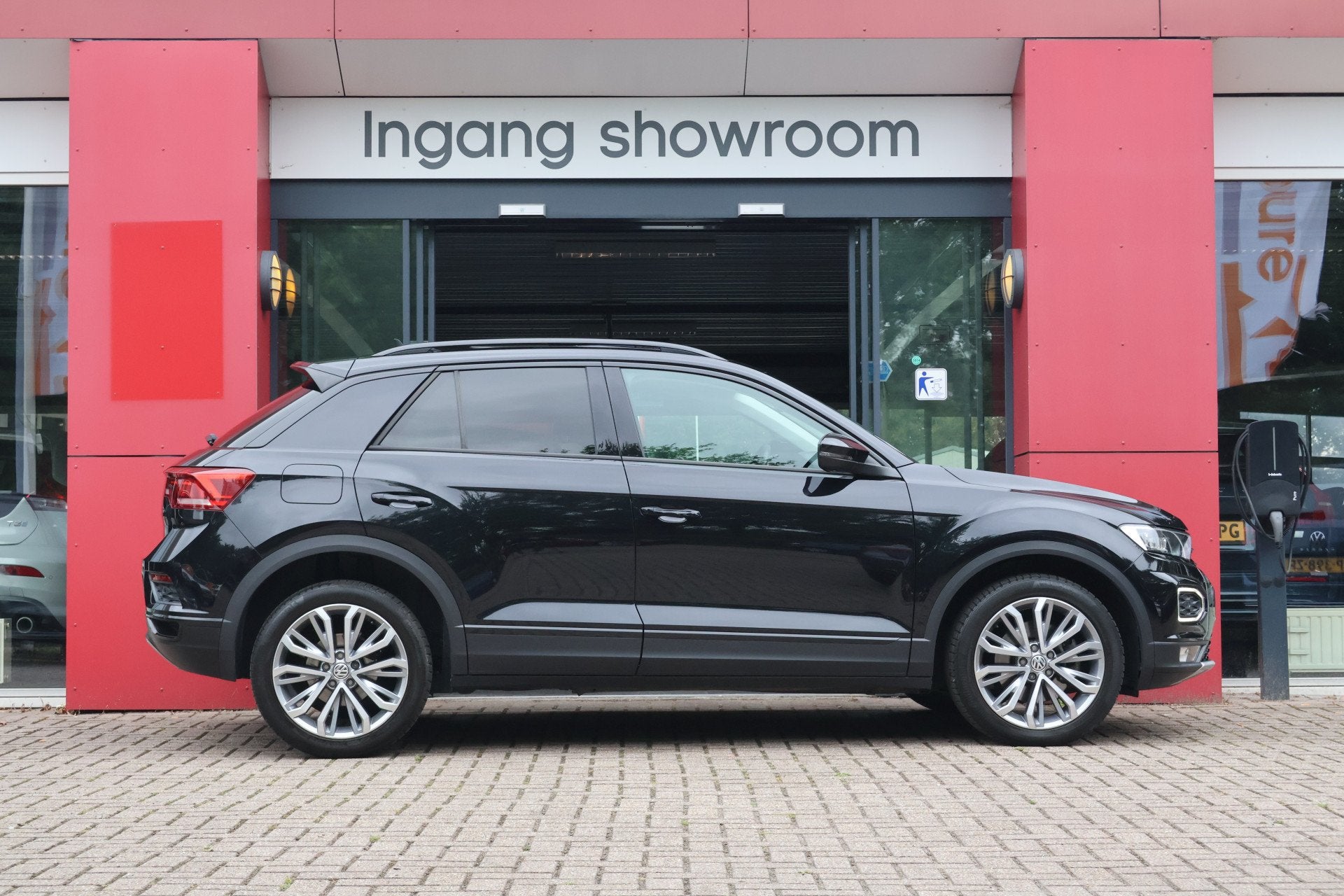 Volkswagen T-Roc 1.5 TSI DSG 150pk Sport | Origineel NL | Pa, Auto's, Dealer onderhouden, 4 cilinders, 150 pk, Zwart