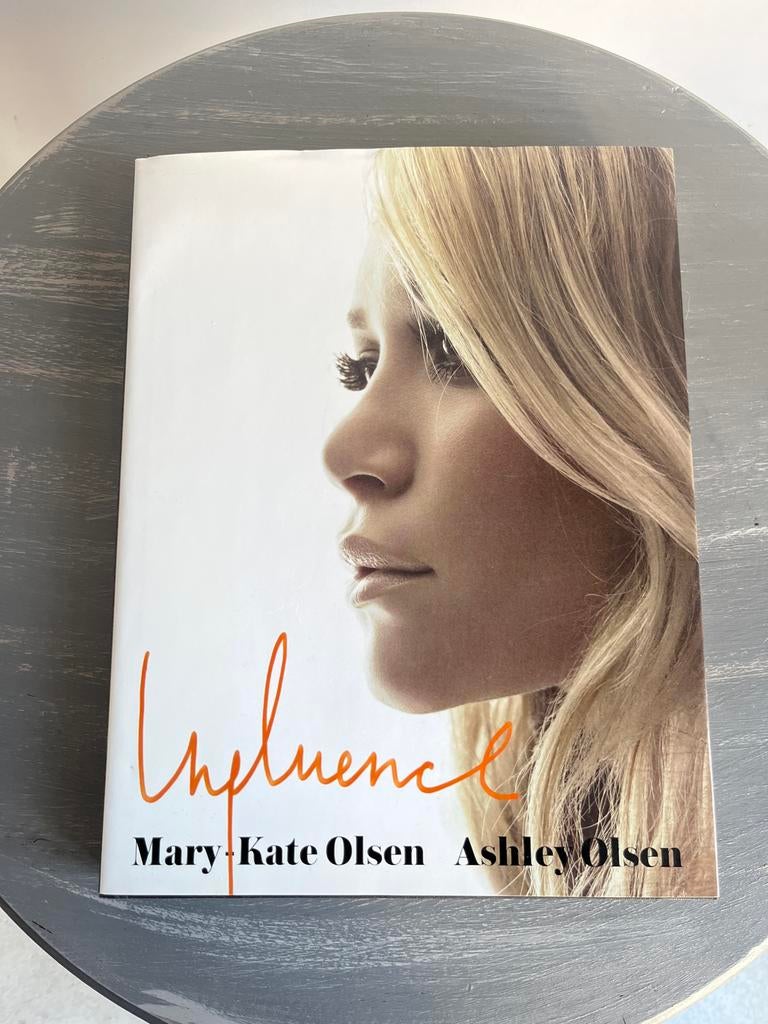 Influence - Mary-Kate Olsen & Ashley Olsen, Verzenden, Zo goed als nieuw