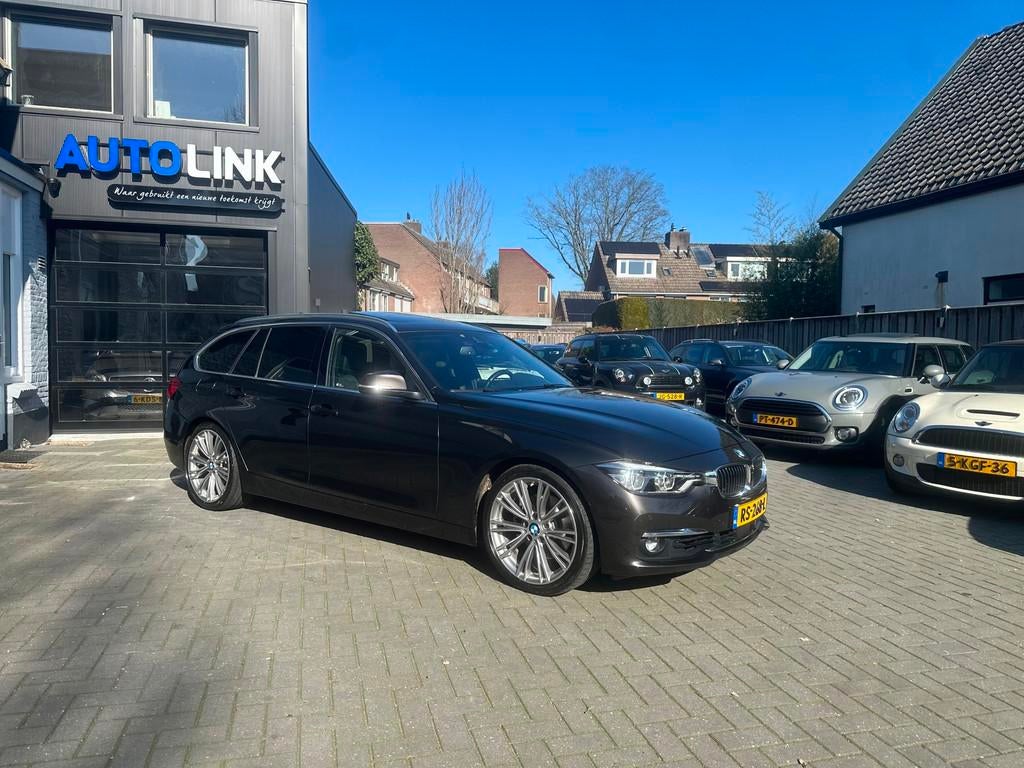 BMW 3-serie Touring 330i | PANO | ELEK. TREKHAAK | MEMORY ST, Automaat, Achterwielaandrijving, 4 cilinders, 1540 kg