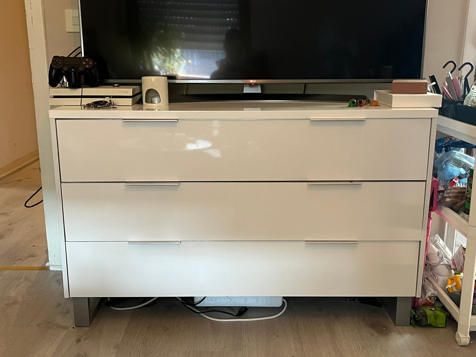 Witte ladekast/ tv meubel, Ophalen, Gebruikt, 3 of 4 laden, Minder dan 100 cm