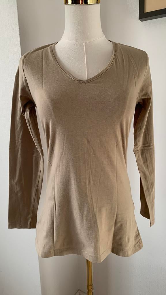 Basic T-shirt van Zeeman. Maat 38, Maat 38/40 (M), Beige, Ophalen of Verzenden, Zo goed als nieuw