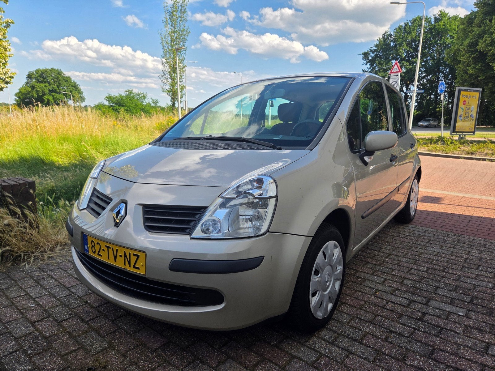 Renault Modus 1.6 16V AUTOMAAT AIRCO, Euro 5, Stof, 4 cilinders, Beige